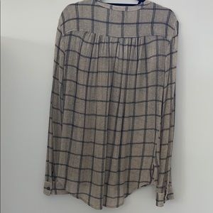 Michael Stars Tops - Michael stars grey and taupe button down Michael Stars Tops - Michael stars grey and taupe button down